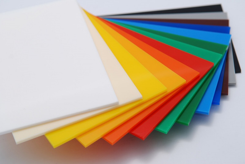 Nhựa PVC đa dạng màu sắc giúp tủ bếp có tính thẩm mỹ cao hơn
