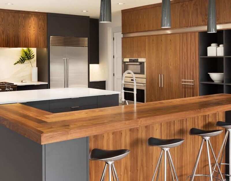 Phòng bếp diện tích nhỏ vẫn có thể theo phong cách sang trọng ấn tượng.