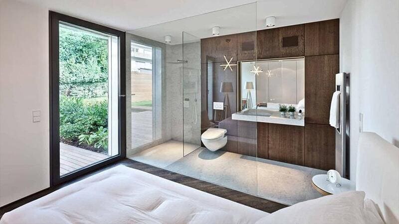 Mẫu thiết kế phòng ngủ với nhà vệ sinh hiện đại với nhiều tiện ích